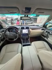 interiorFront