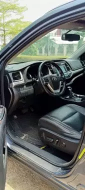 interiorFront