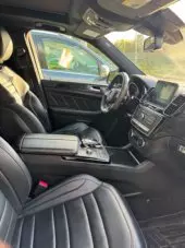interiorFront