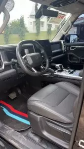 interiorFront