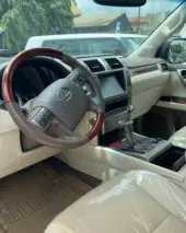 interiorFront