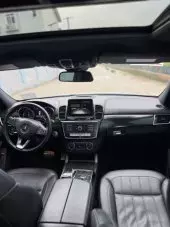 interiorFront