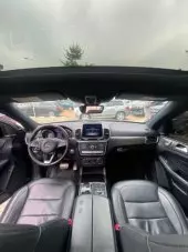 interiorFront