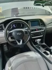 interiorFront