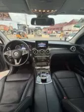 interiorFront