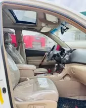 interiorFront