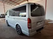 car Right Back