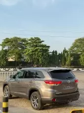 car Right Back