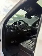 interiorFront