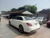 car Right Back