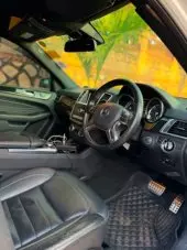 interiorFront