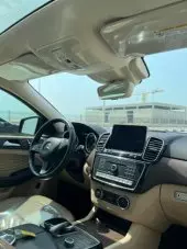 interiorFront