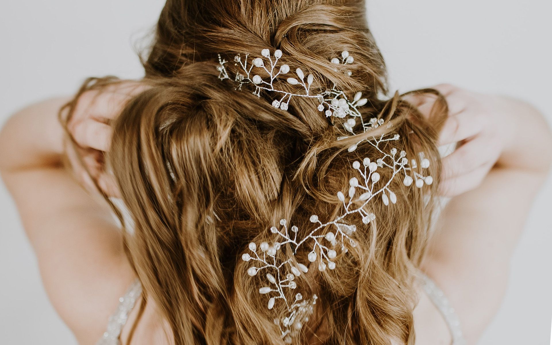 Hair accessory wedding trend Hair accessory wedding trend