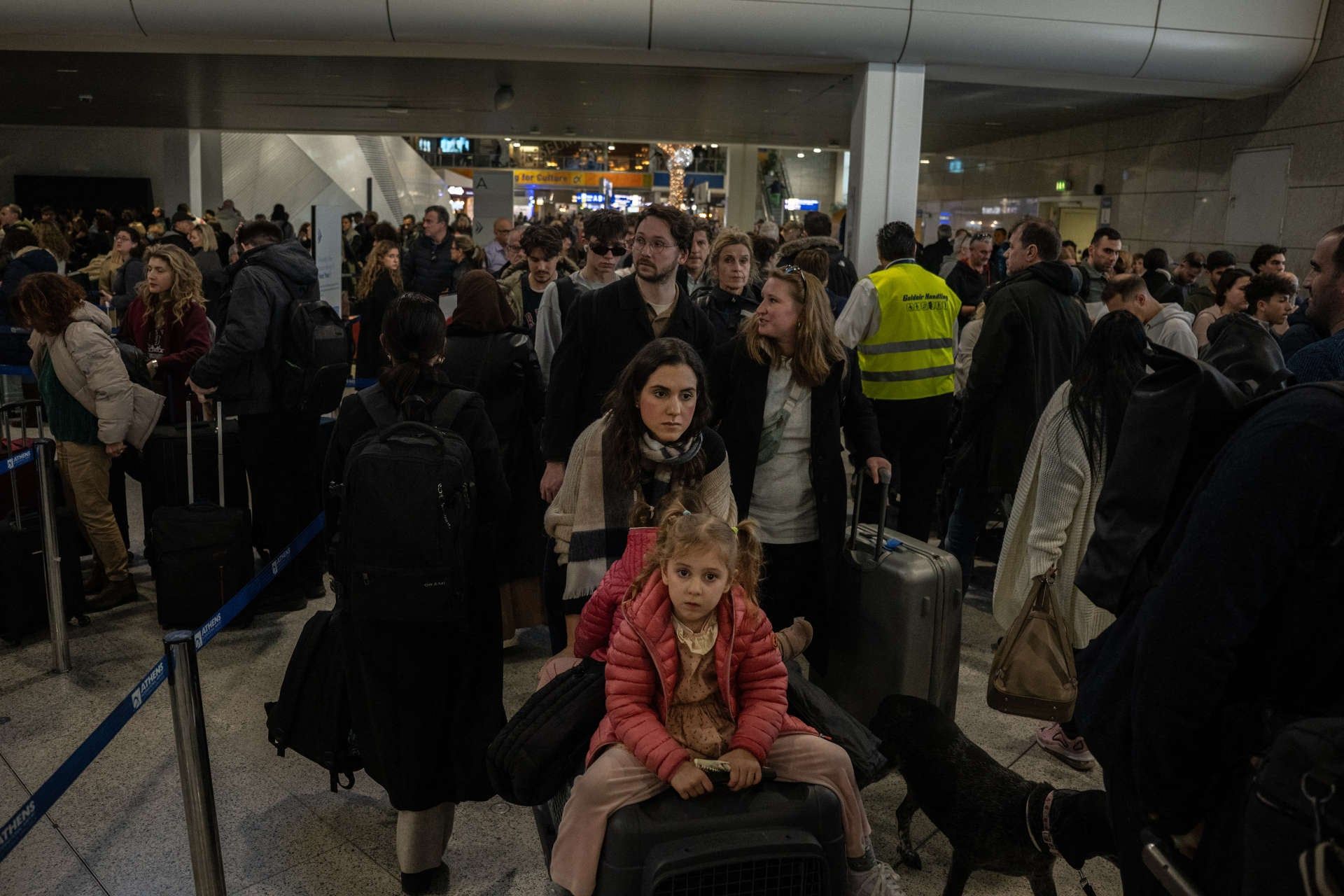Flights grounded in Greece for hours after radio frequency loss resume