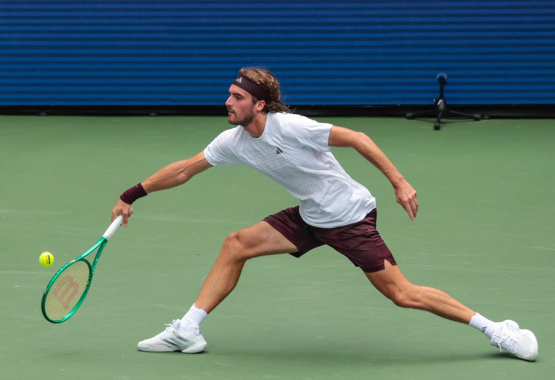 Resurgent Tsitsipas upsets Fils at US Open