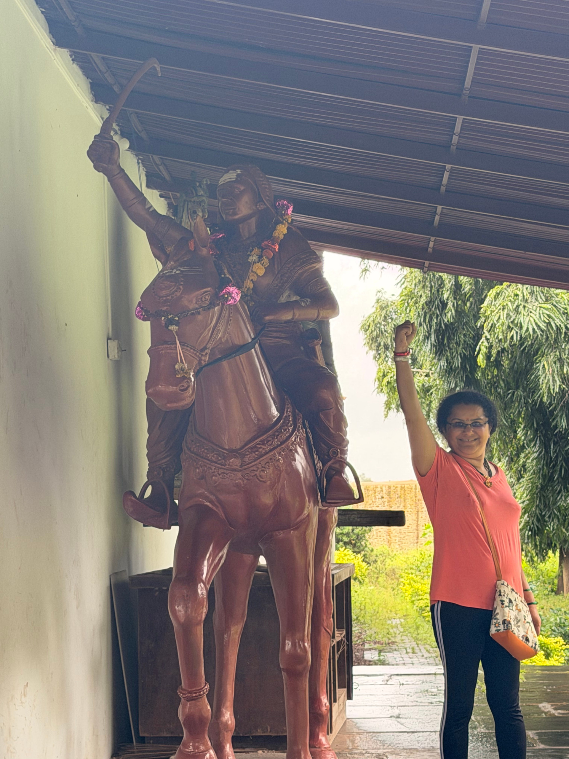 Statue of Rani Chennamma at Kittur Fort Museum. Blog by gaathastory