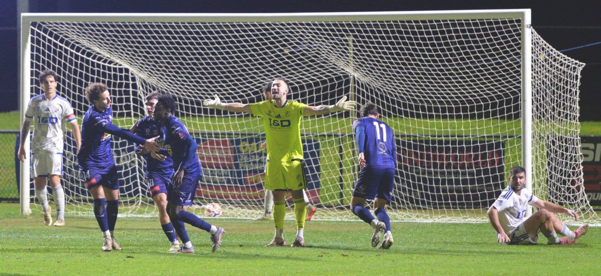 NPL Victoria Men: Oakleigh all tied up, South Melbourne self-destruct against Altona