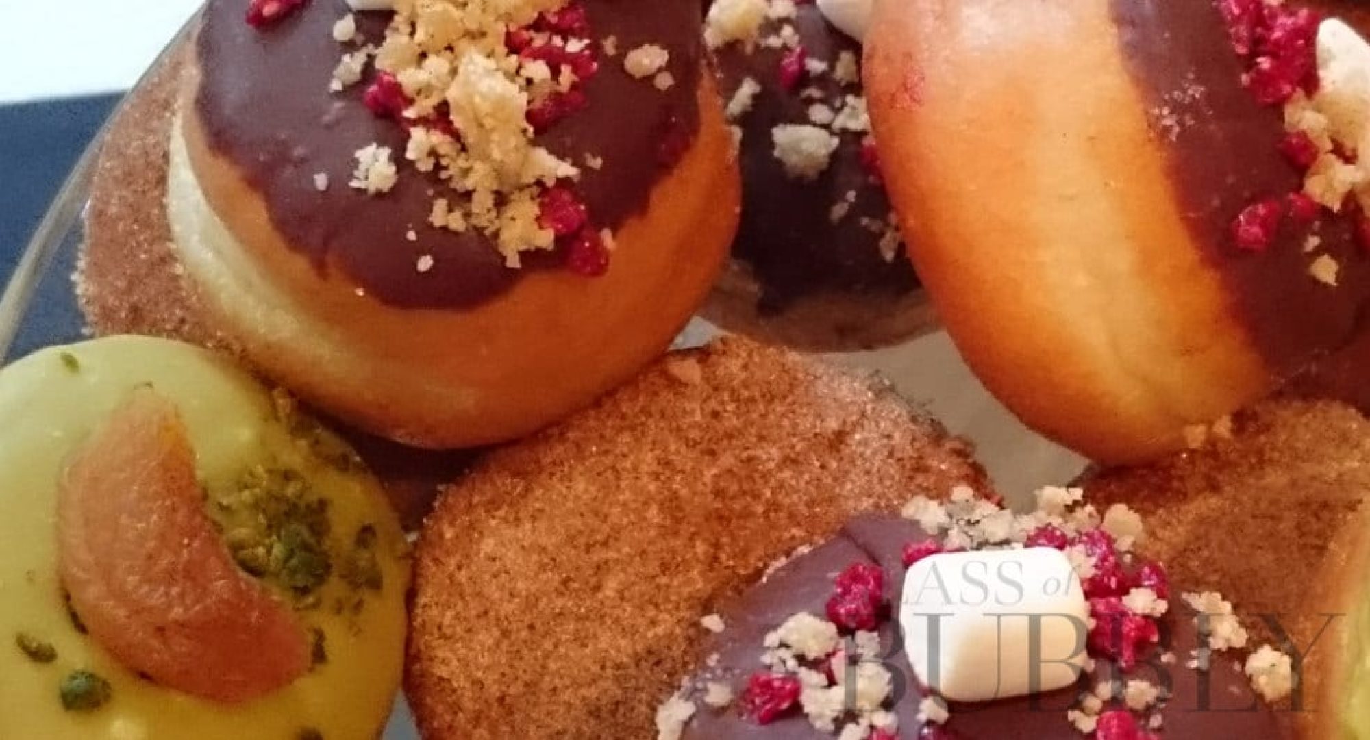 New York Bar Selling $100 Gold Champagne Doughnut!