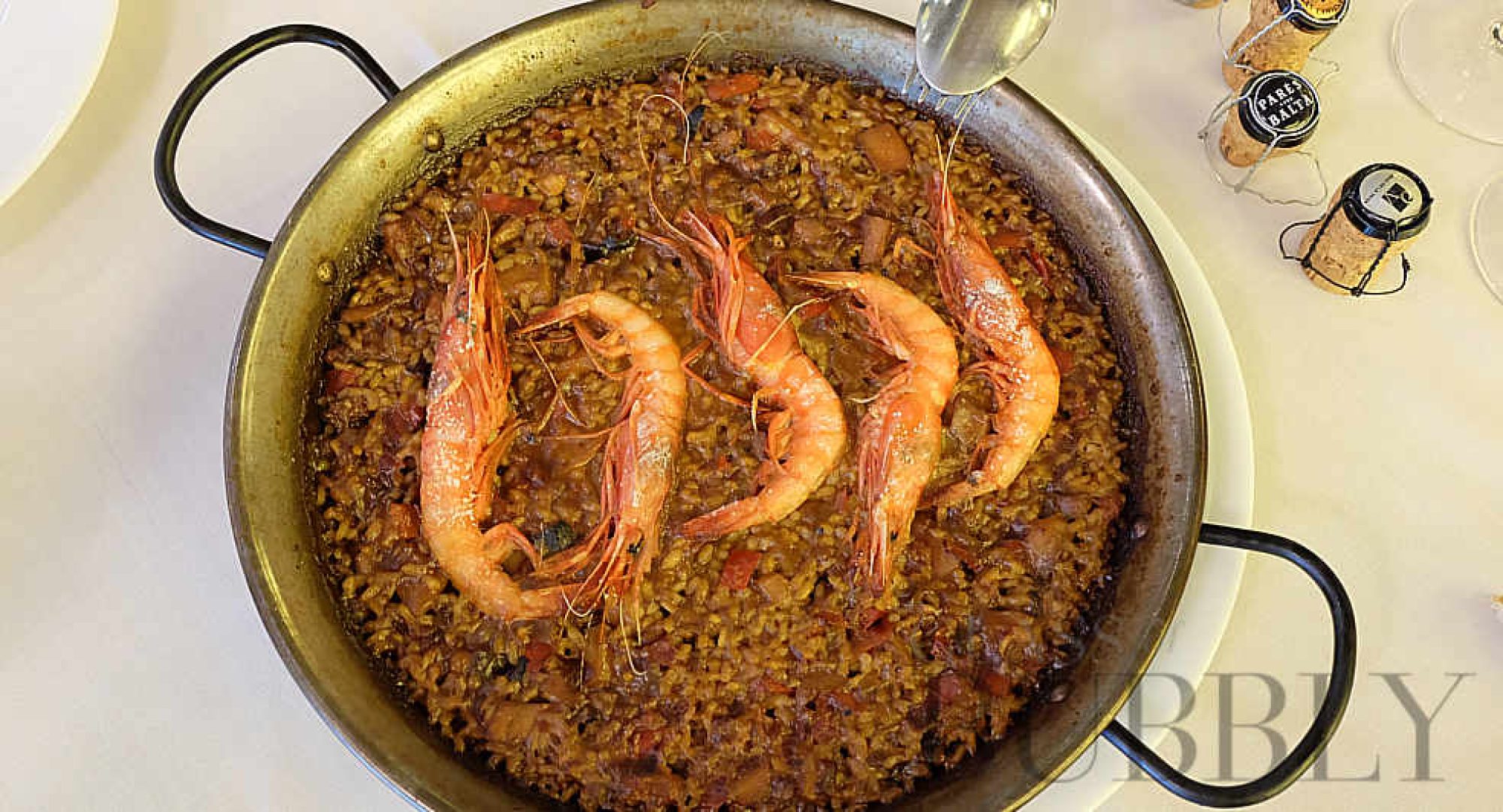 Are Dutch people interested in sampling international food?