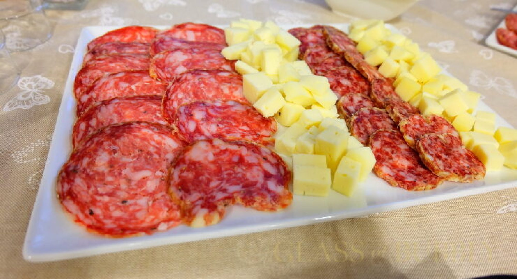 Charcuterie Ideas You Can Pair With Champagne or Sparkling Wine for Date Night