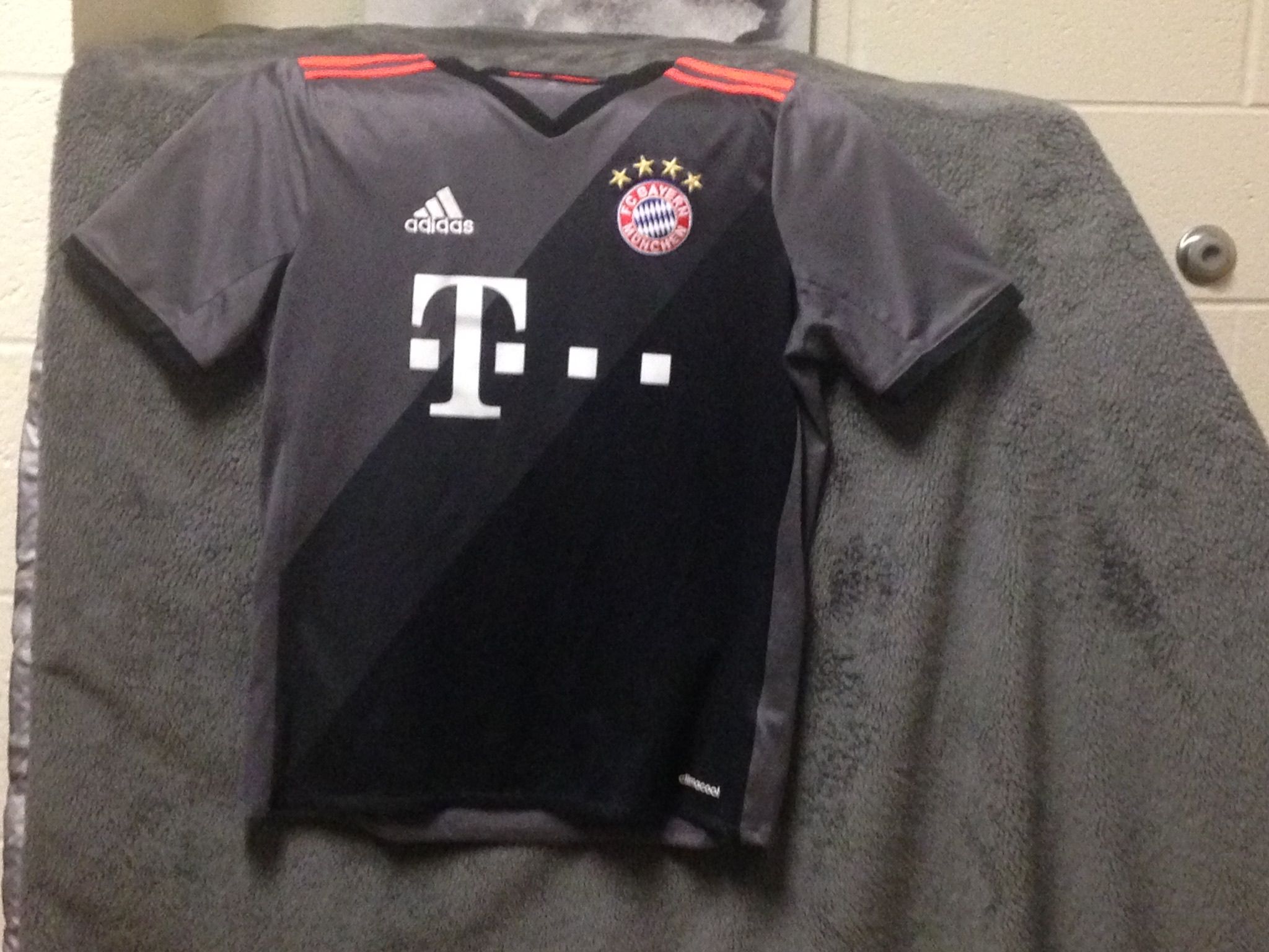 Bayern Munich jersey.