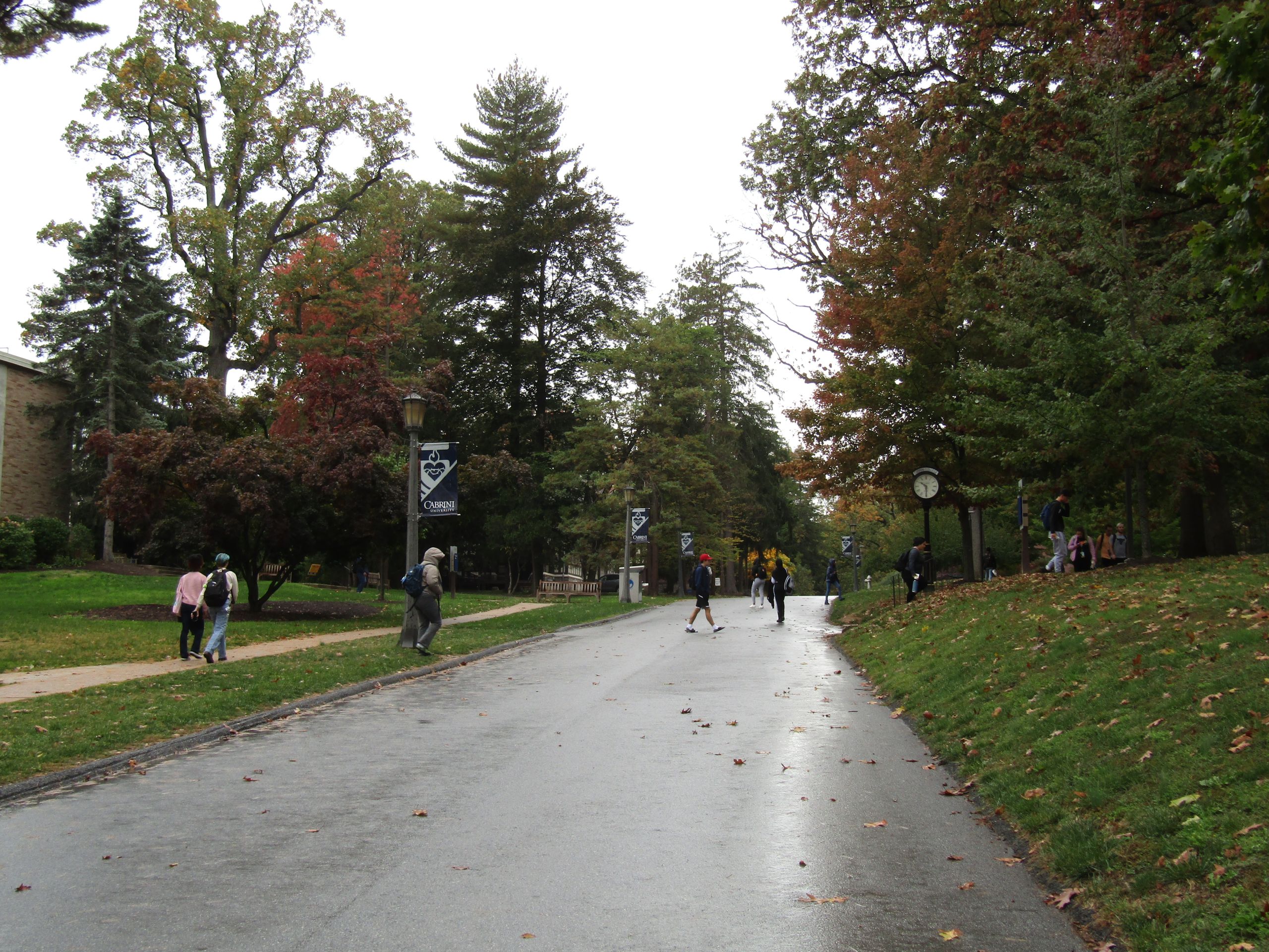Students walking to classes. Photo by Victoria Giordano.