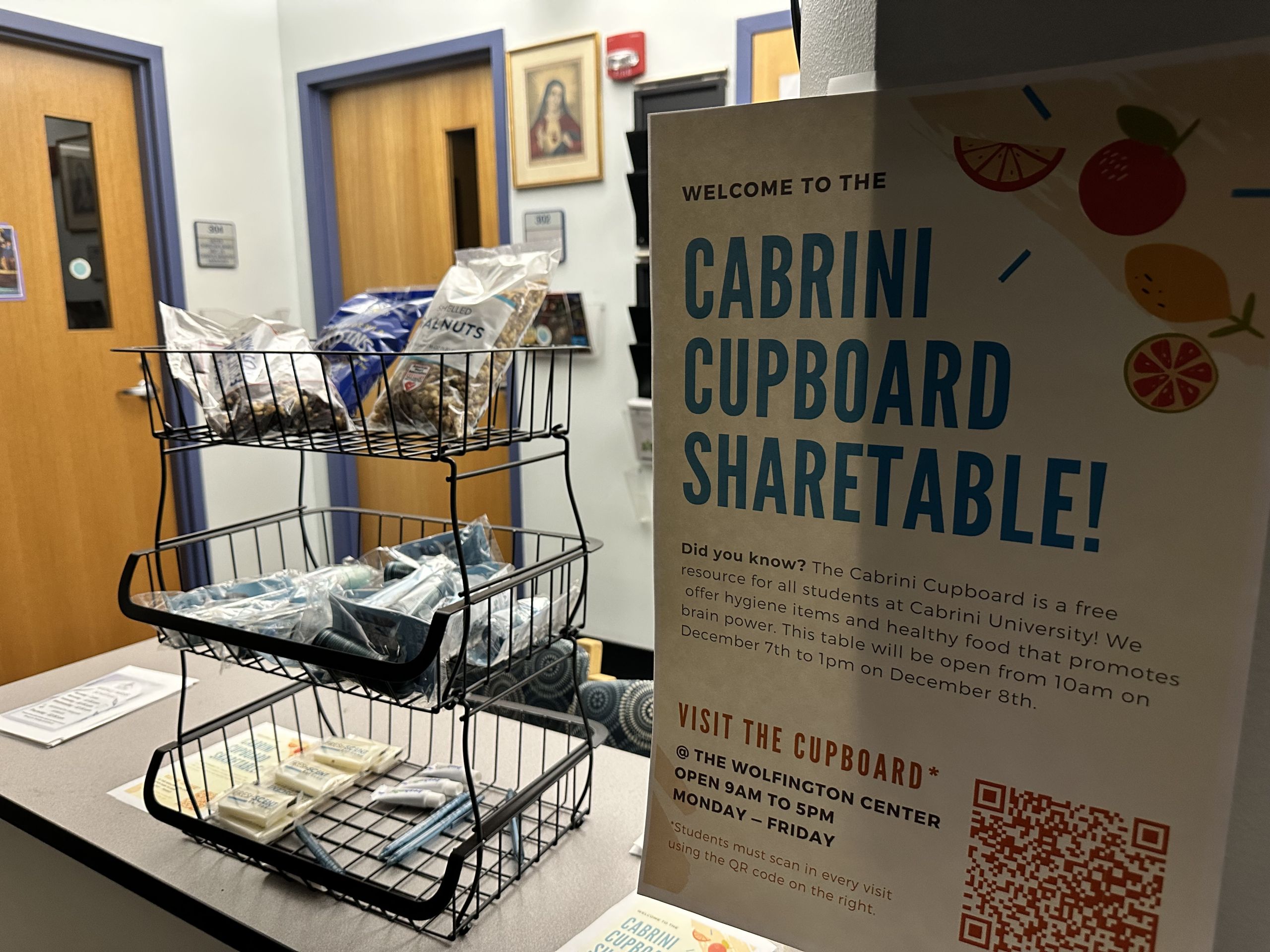 A share table is available for students to have easy access to items from the Cupboard. Photo by Iris Redondo.