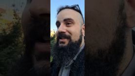 Εξώθηση σε εξτρεμισμό από τα Social Media