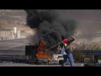 Λωρίδα της Γάζας: Ο ισραηλινός στρατός πλήττει θέσεις της Χαμάς – Νέες βίαιες διαδηλώσεις