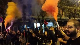 Πυρσούς άναψαν οι Αρμένιοι έξω έξω από το Τουρκικό Προξενείο