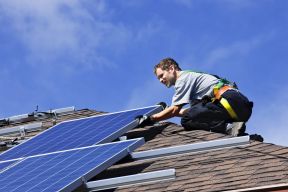 how to clean rooftop solar panels