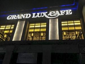 Grand Lux Cafe (2 of 3)