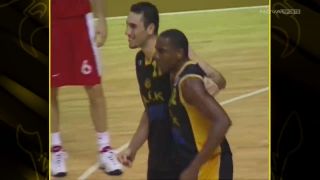 Αφιέρωμα  ΑΕΚ: Η εποχή Σάκοτα και η μνημειώδης ανατροπή στους τελικούς με τον Ολυμπιακό