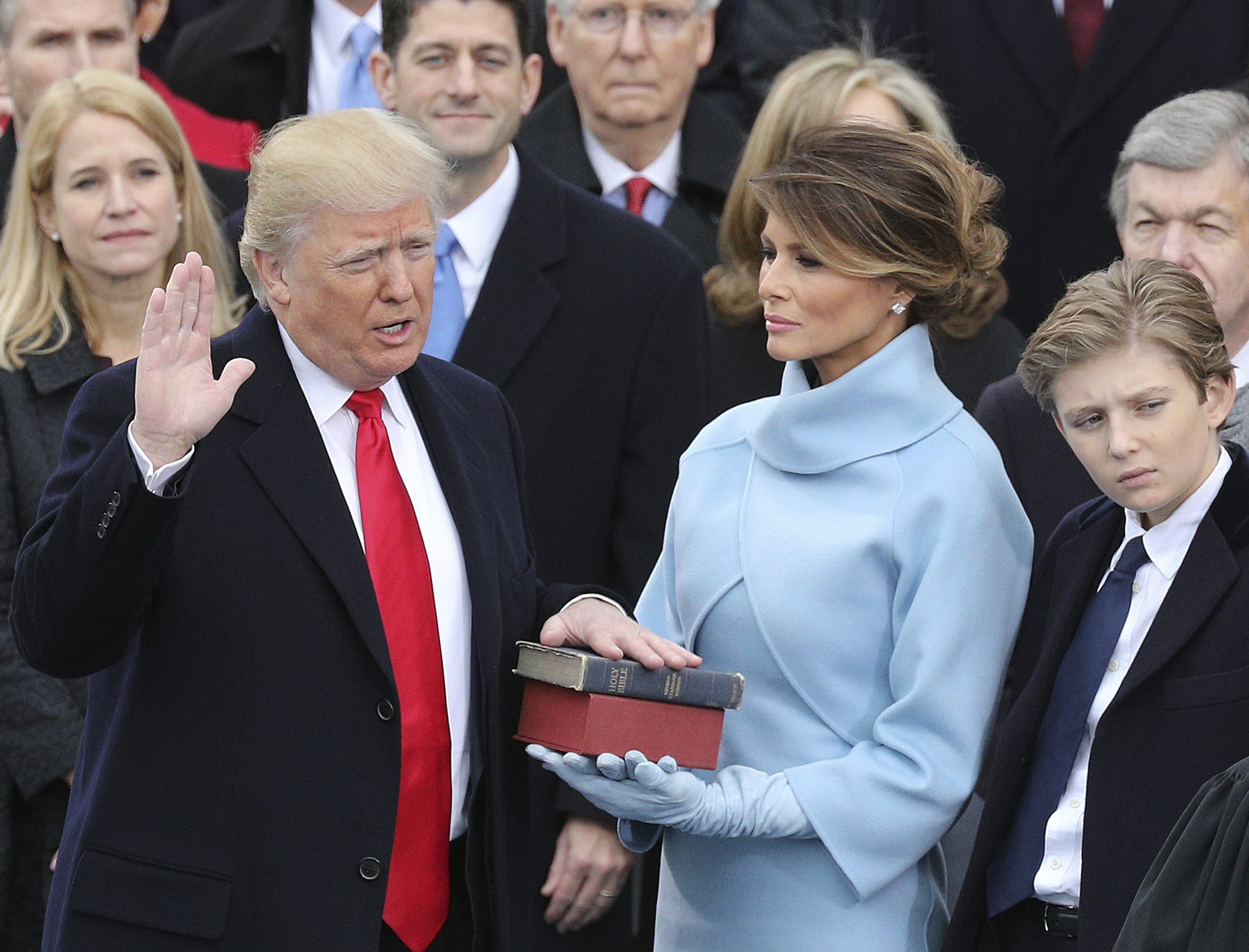 (Flickr: Andres Castellano) Donald Trump takes the Presidential Oath of Office.