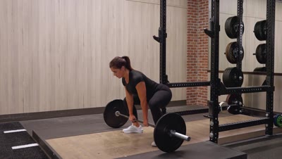 Sumo Deadlift (Barbell)