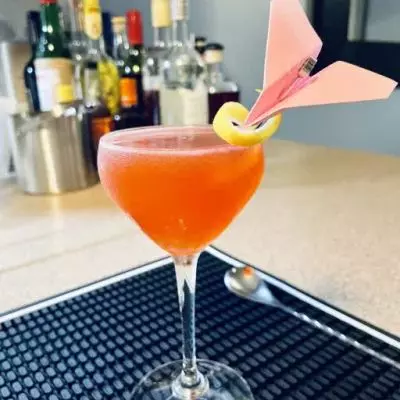 Avión de Papel Quebranta (Paper Plane variant)