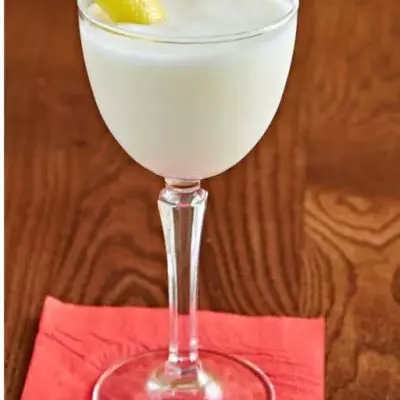 Limon Chiffon Pie