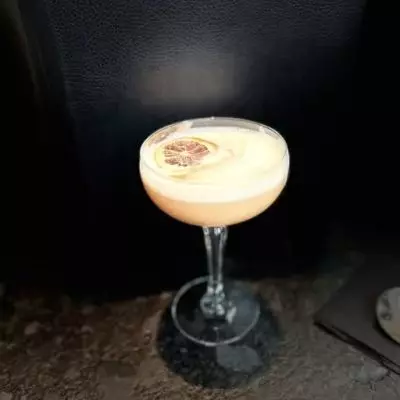 Gold Nail Sour