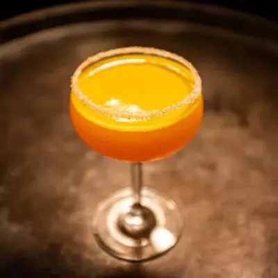 Saffronita