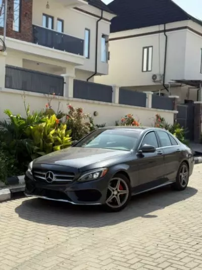Mercedes-Benz C 300