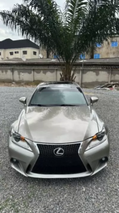 Lexus IS
