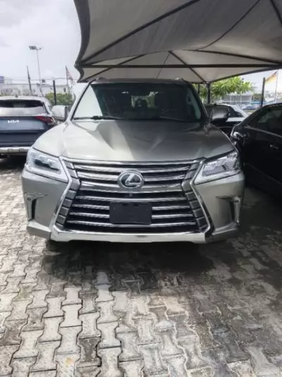 Lexus LX