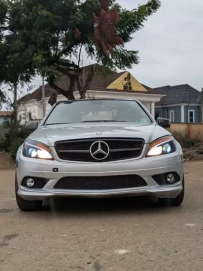 Mercedes-Benz 300