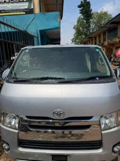 TOYOTA Hiace