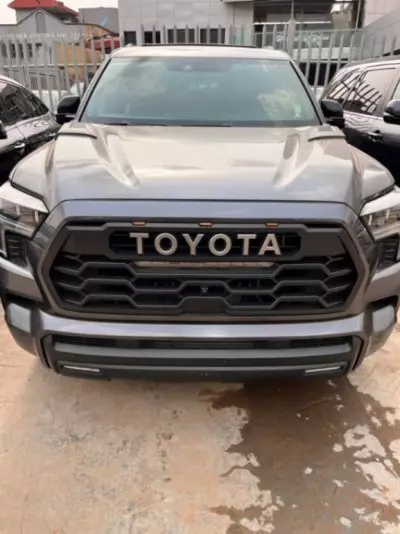 Toyota Sequoia