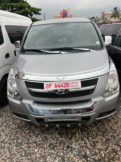 Hyundai H-1 Starex