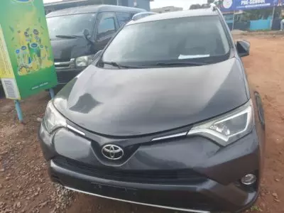 TOYOTA RAV 4