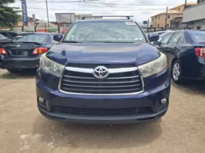 TOYOTA Highlander