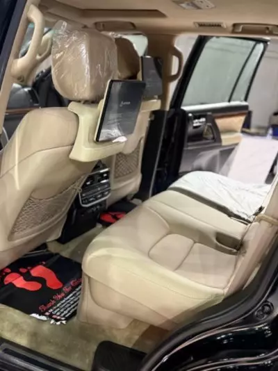 Toyota  Land Cruiser VXR V8