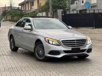 Mercedes-Benz 300